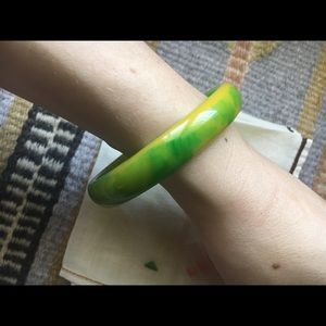 Vintage marbled green Bakelite bangle